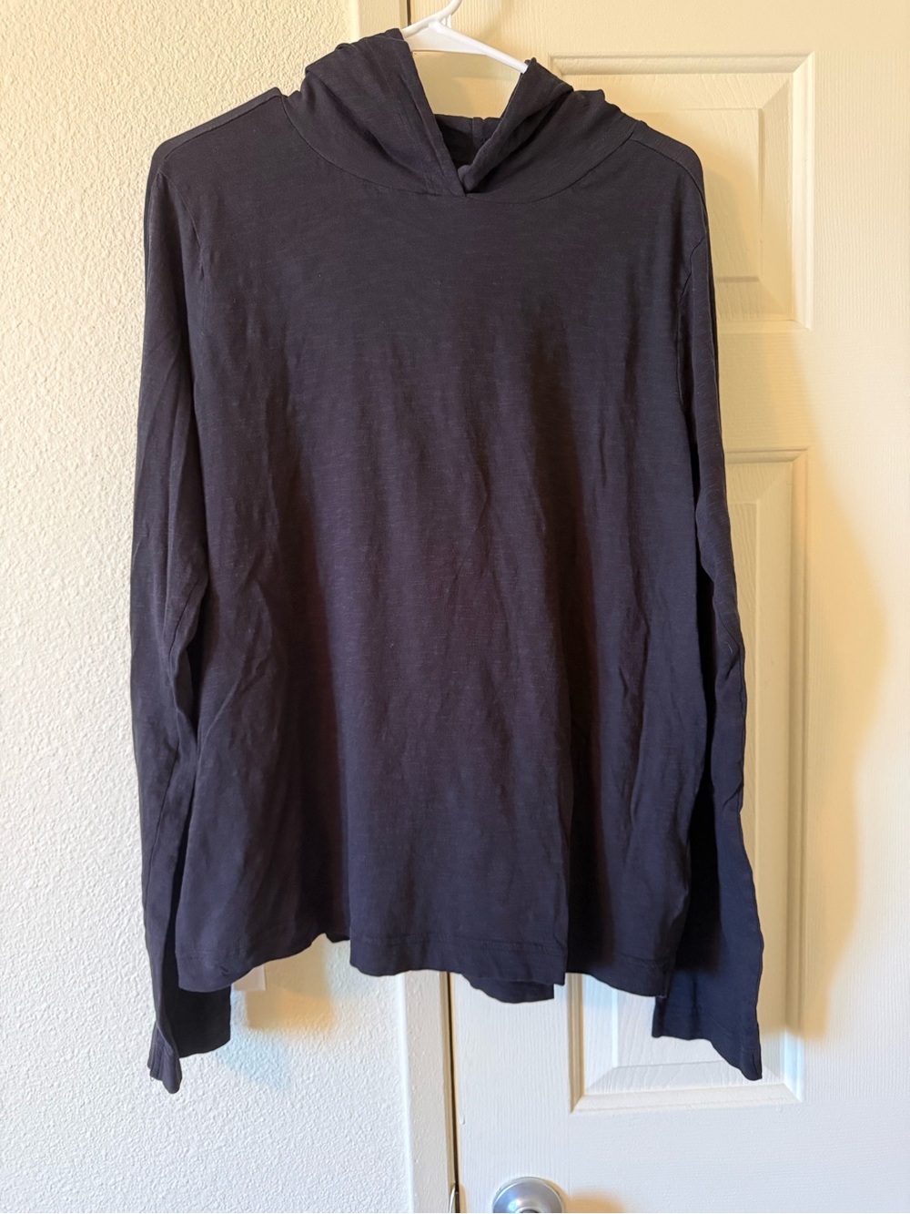 Pact Men's 100% Organic Cotton Black Lightweight Hooded Long-Sleeve Shirt